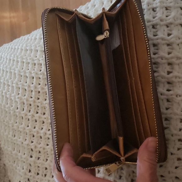 Multi-color clutch - Picture 2 of 2